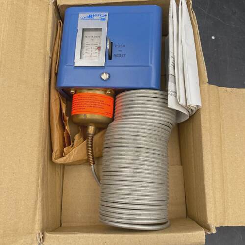 1Pc X JOHNSON CONTROLS 270XTAN95008 Temperature Controller