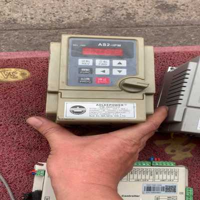 询价~Luminar ace la-100usw光源器，光纤收发器