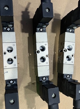 正品SMCVF34305DZB02电磁阀二手拆机