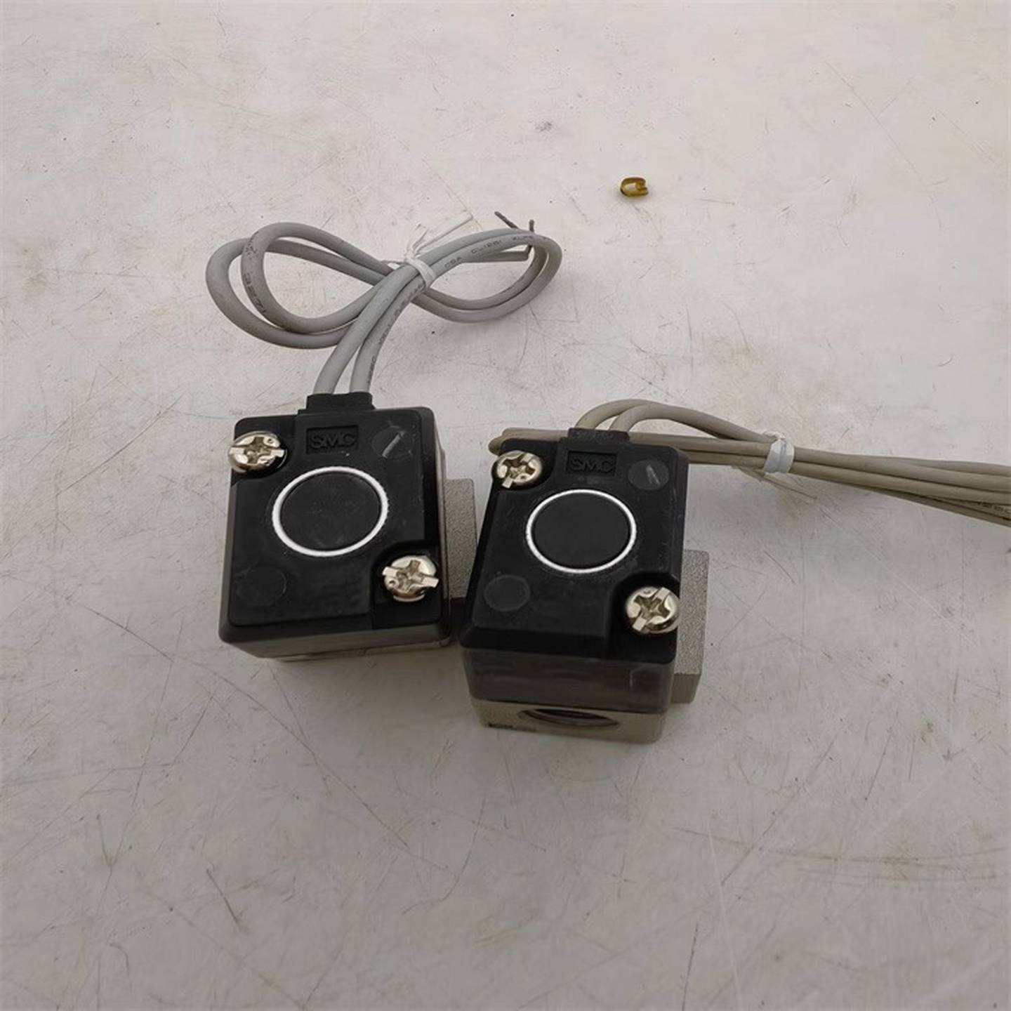 SMC电磁阀 VT307-4G-02  (G23){议价}