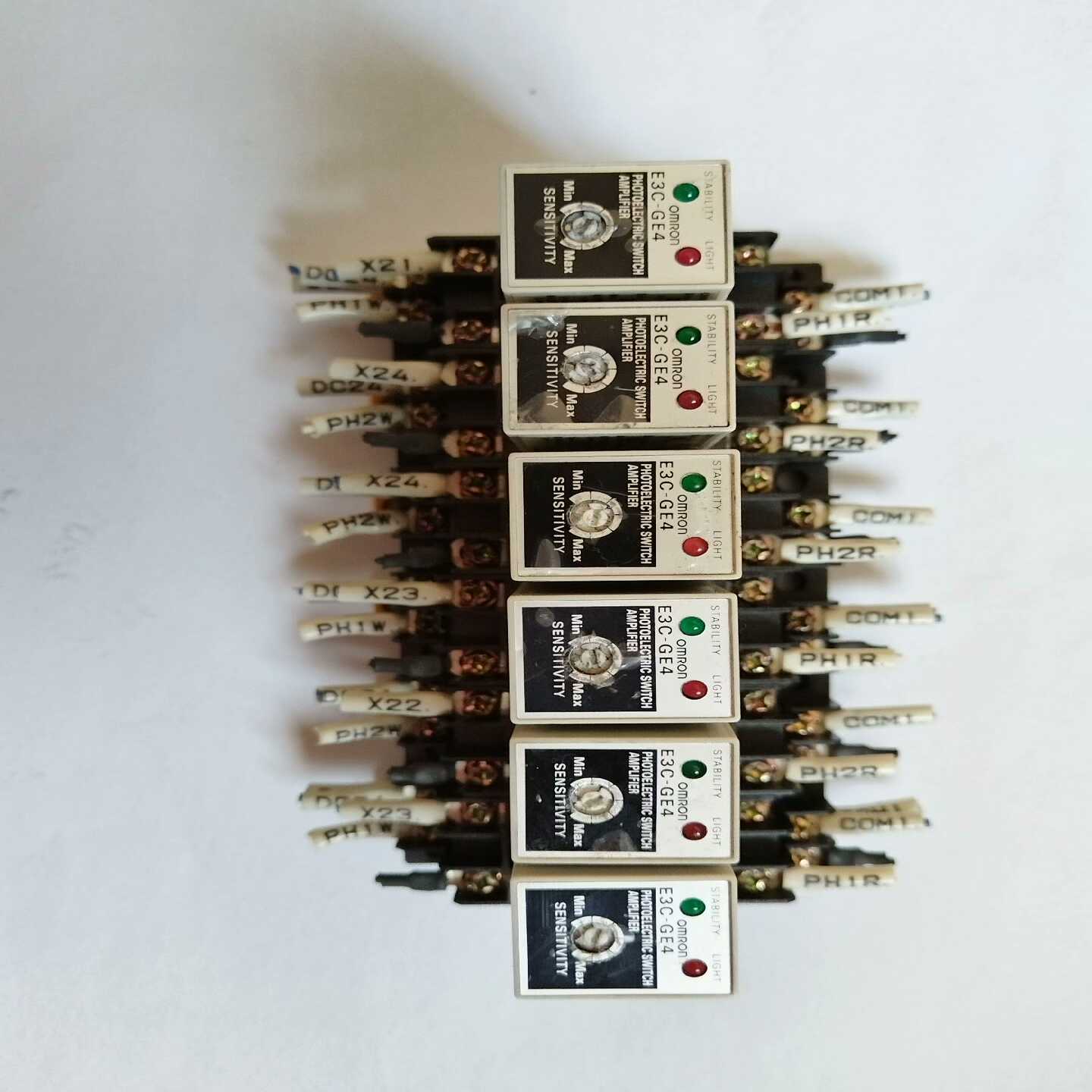 欧姆龙OMRONE3C-GE4带底座二手-询价客服
