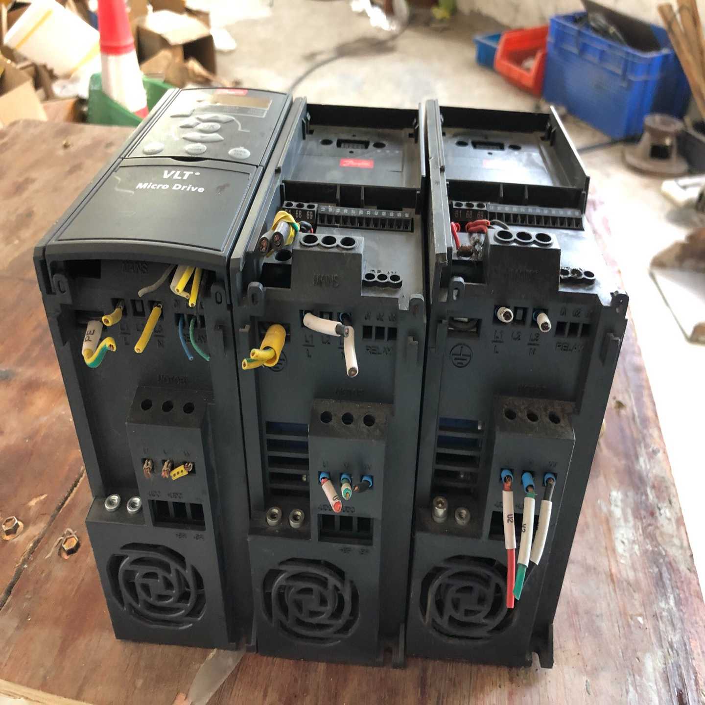 丹佛斯220v变频器1.5千瓦三个fc-051p图为实物功能【落红设备】