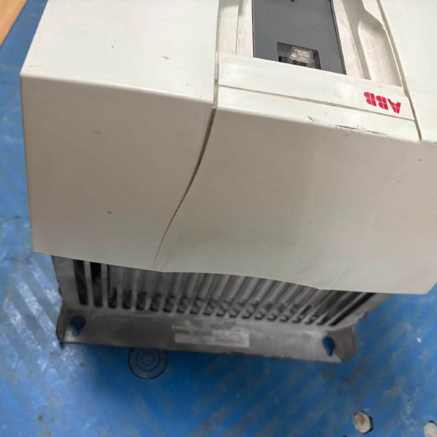 ACS550-01-096A-4二手拆机ABB变频器37/4--议价商品