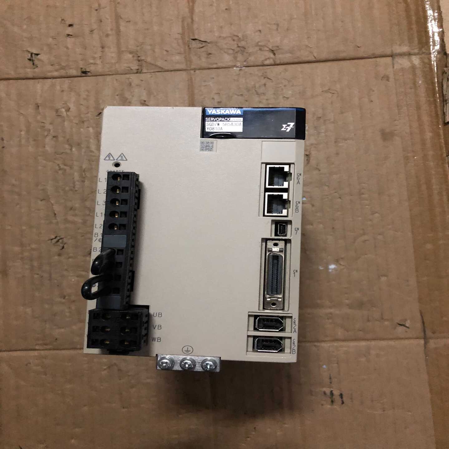 询价安川伺服，七系M3总线一拖二驱动器。SGD7W-5R5A30议价