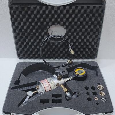 Sika P700.1L Main Tenu Test Pompe  Pression Calibreur W700 B