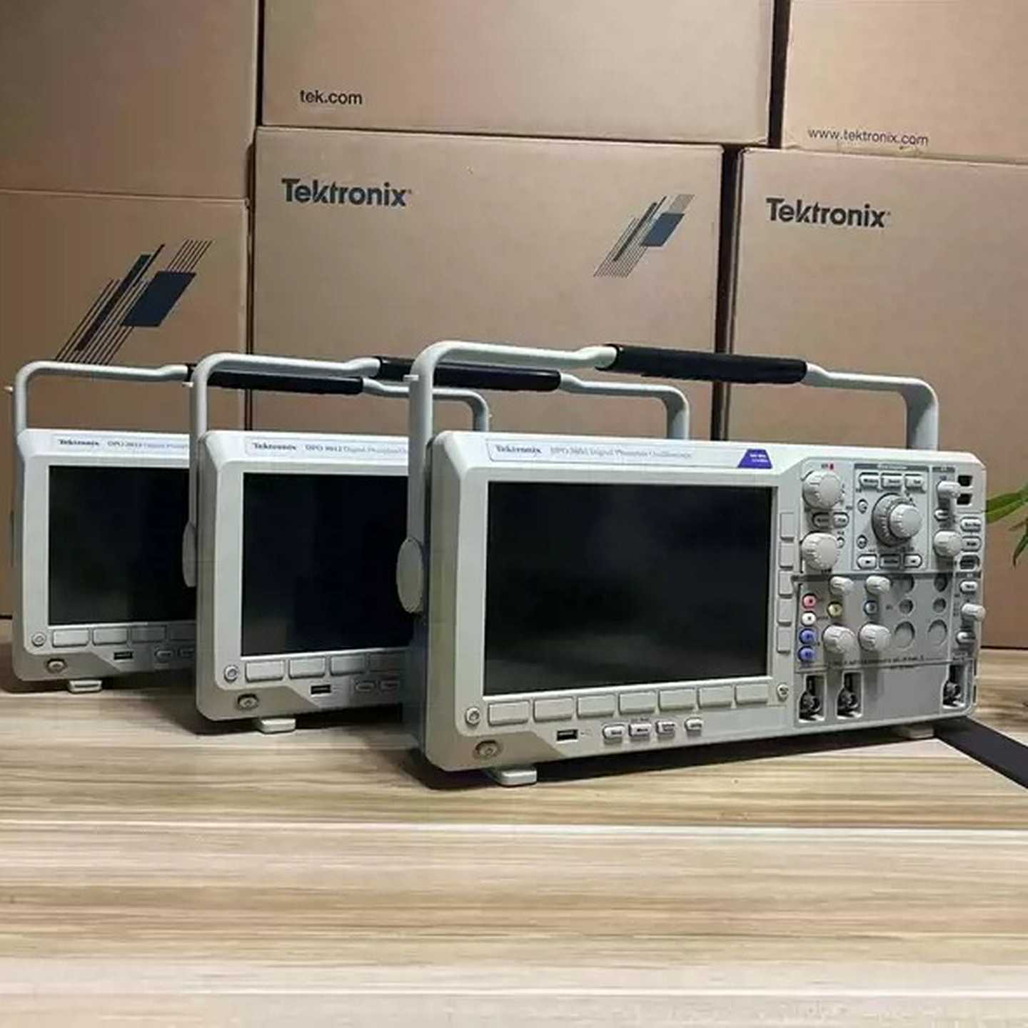 泰克Tektronix DPO32数字荧光示波器示波器带宽3z双通道