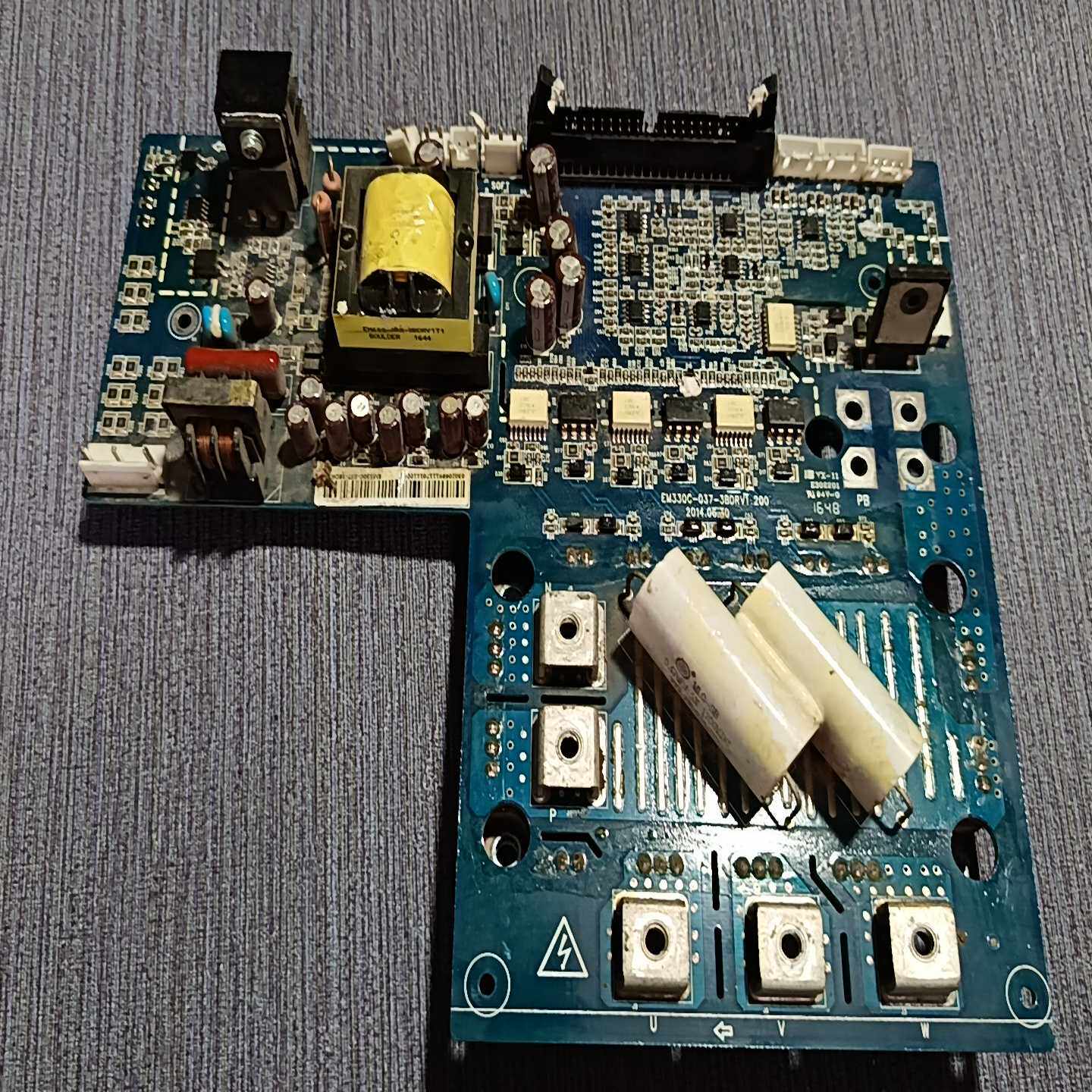 班美萝富士IGBT模块6MBI150VB-120-50，带主板EM--议价商品