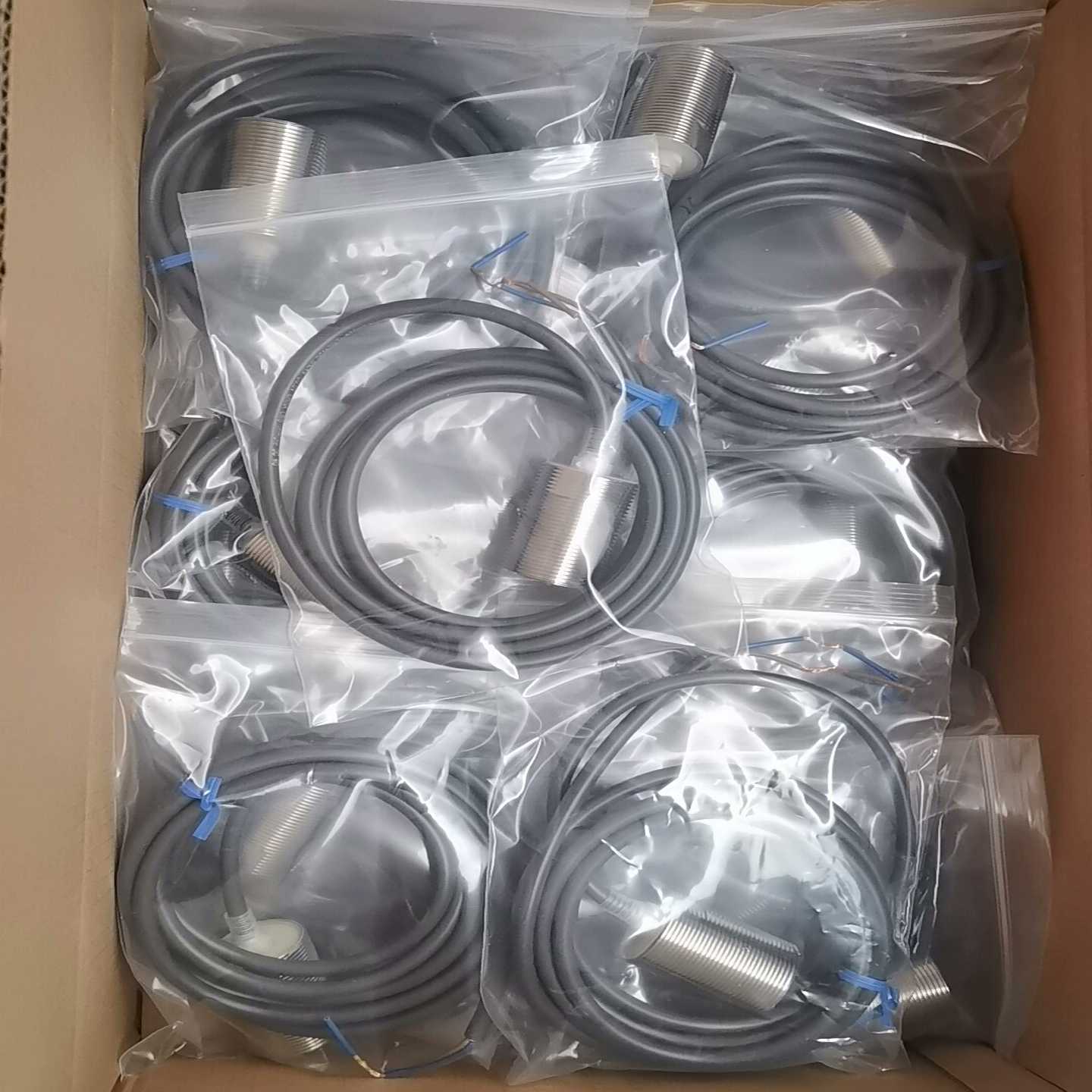 议价欧姆龙传感器欧姆龙接近开关OMRONE2EZ-X8D1-