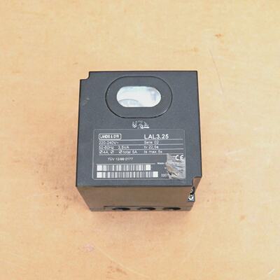 LANDIS GYR LAL3.25 BOILER CONTROL BOX