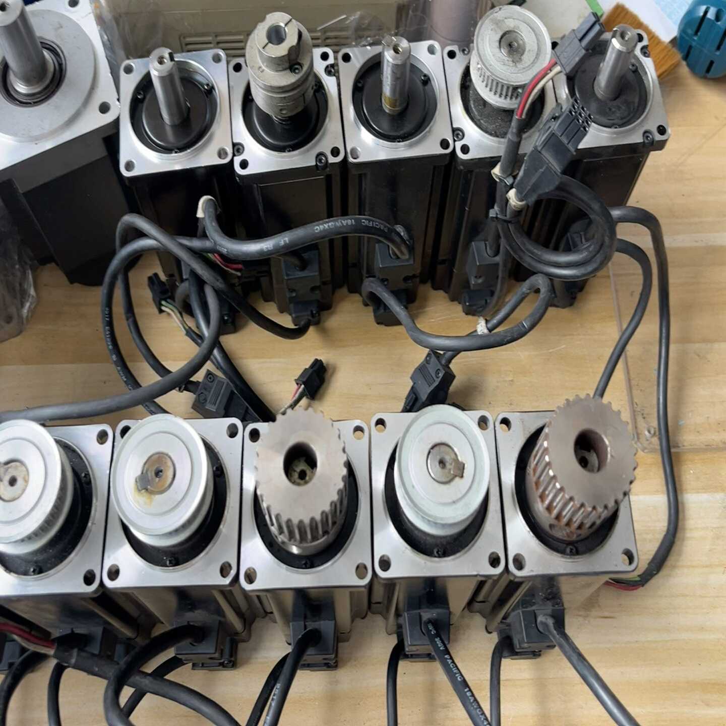 台达400W伺服电机ECMA-C10604ES六个询价