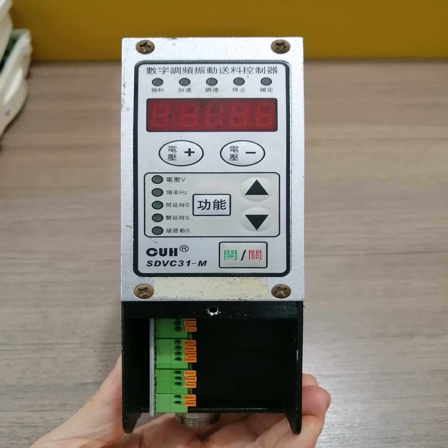 创优虎数字调频振动送料控制器SDVC31-M~询价