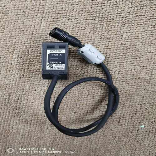 ZX2-LD50L激光智能传感器，少量，成色新包功询价