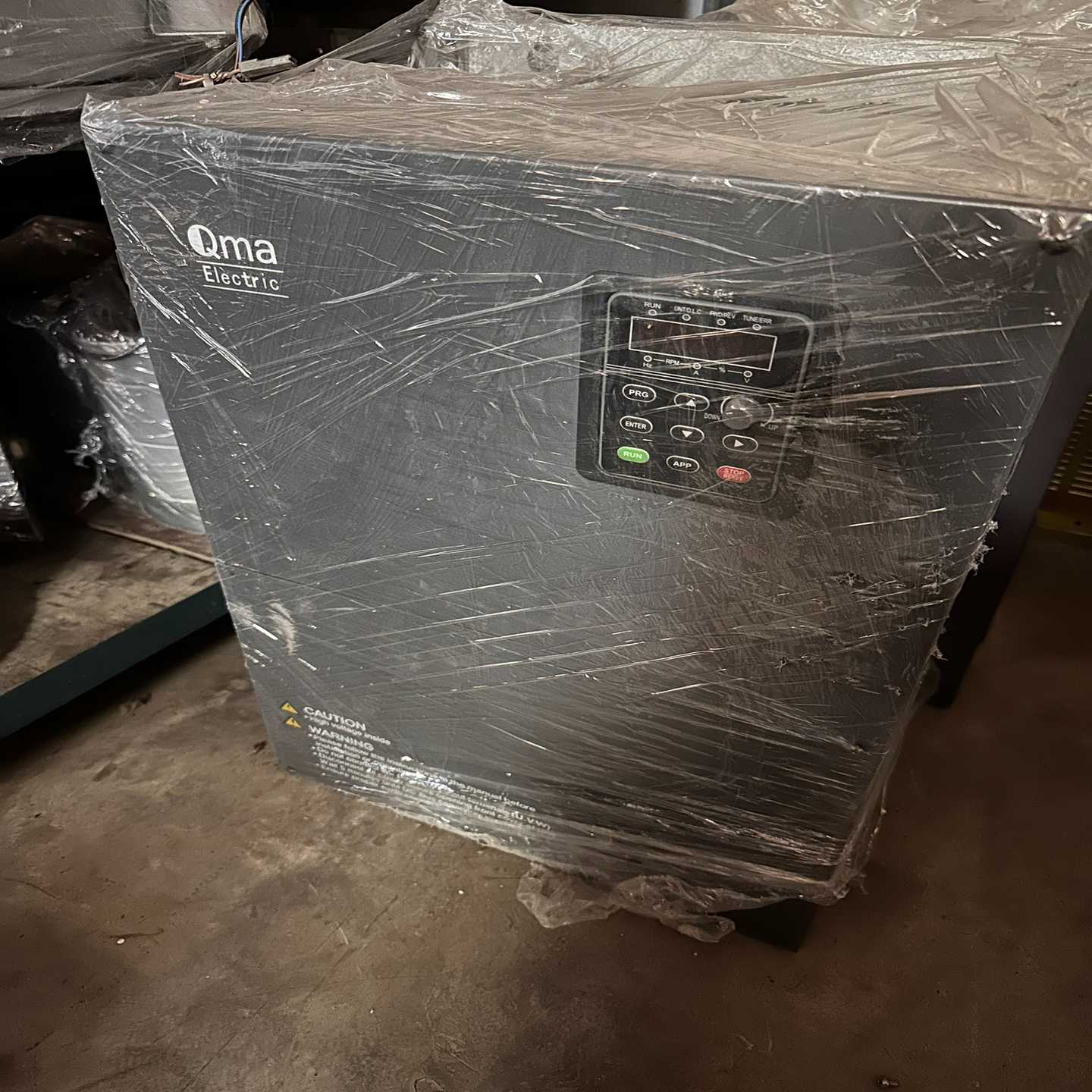 议价QMA酷马变频器vA900-075G/090P-43A75现货/维修