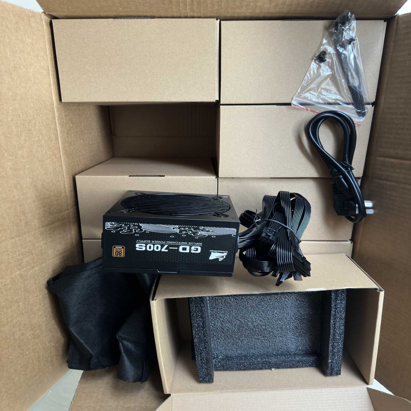 轮船全新台式机电脑游戏电源GD-700S80PLUS--议价商品