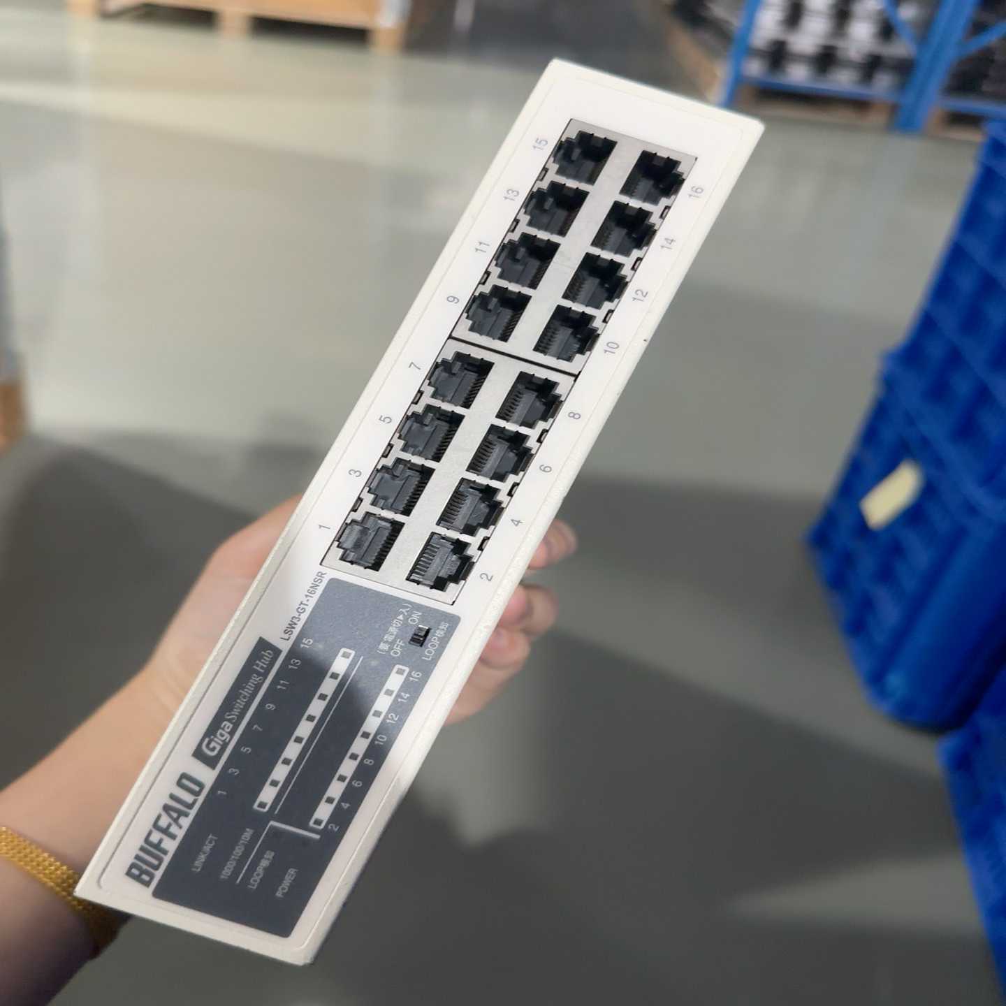 出一台成色好的Buffalo Giga交换机型号LSW3-;议价