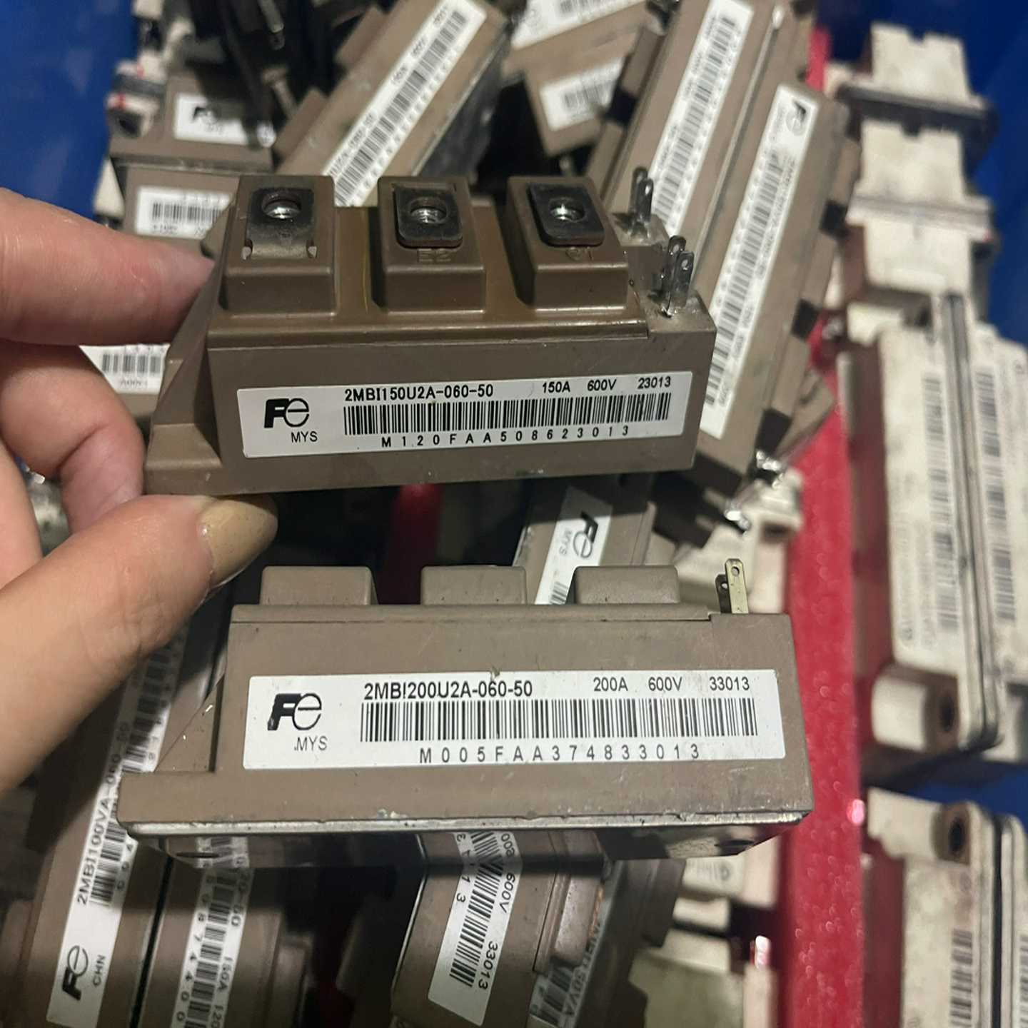 2MBI100VA-060-50 2MBI150U2A-06~询价