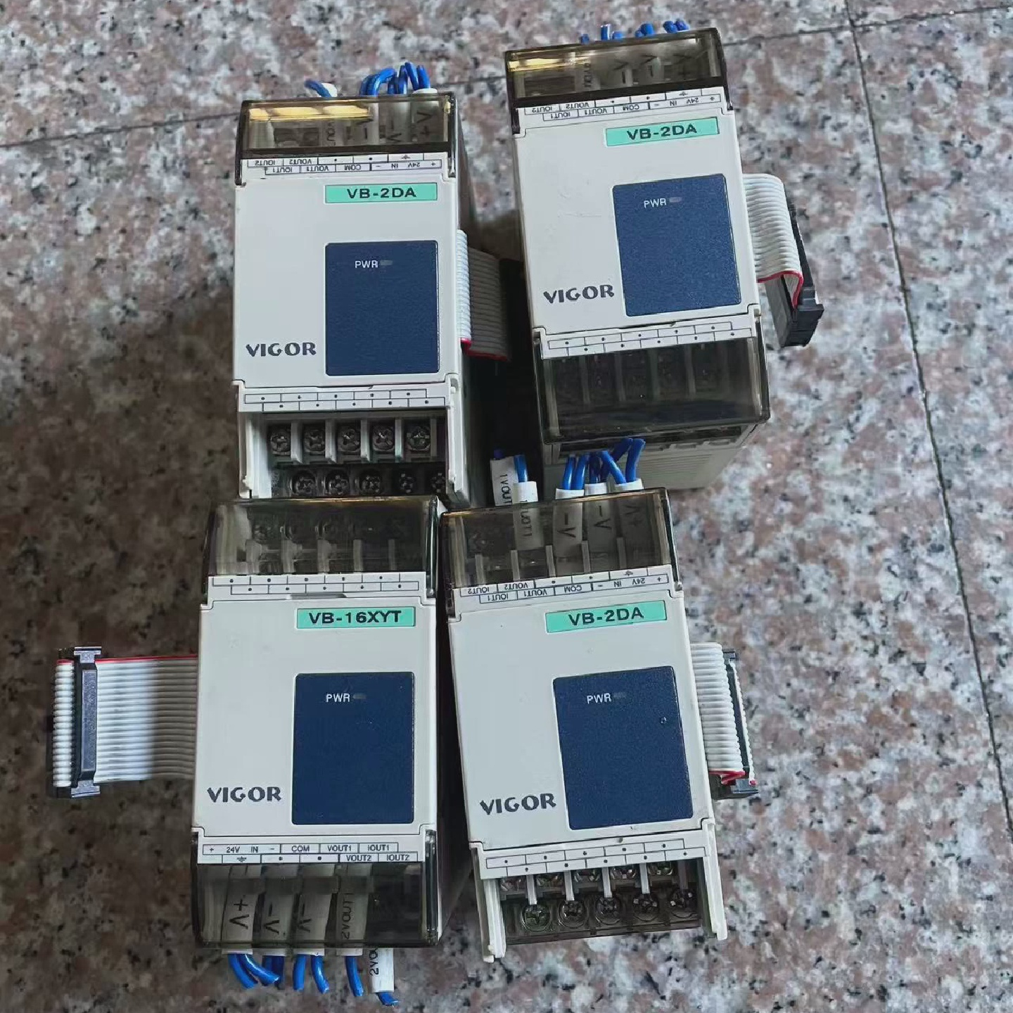 议价台湾丰炜PLC模拟量扩展模块型号VB2DA拆机共4个议价