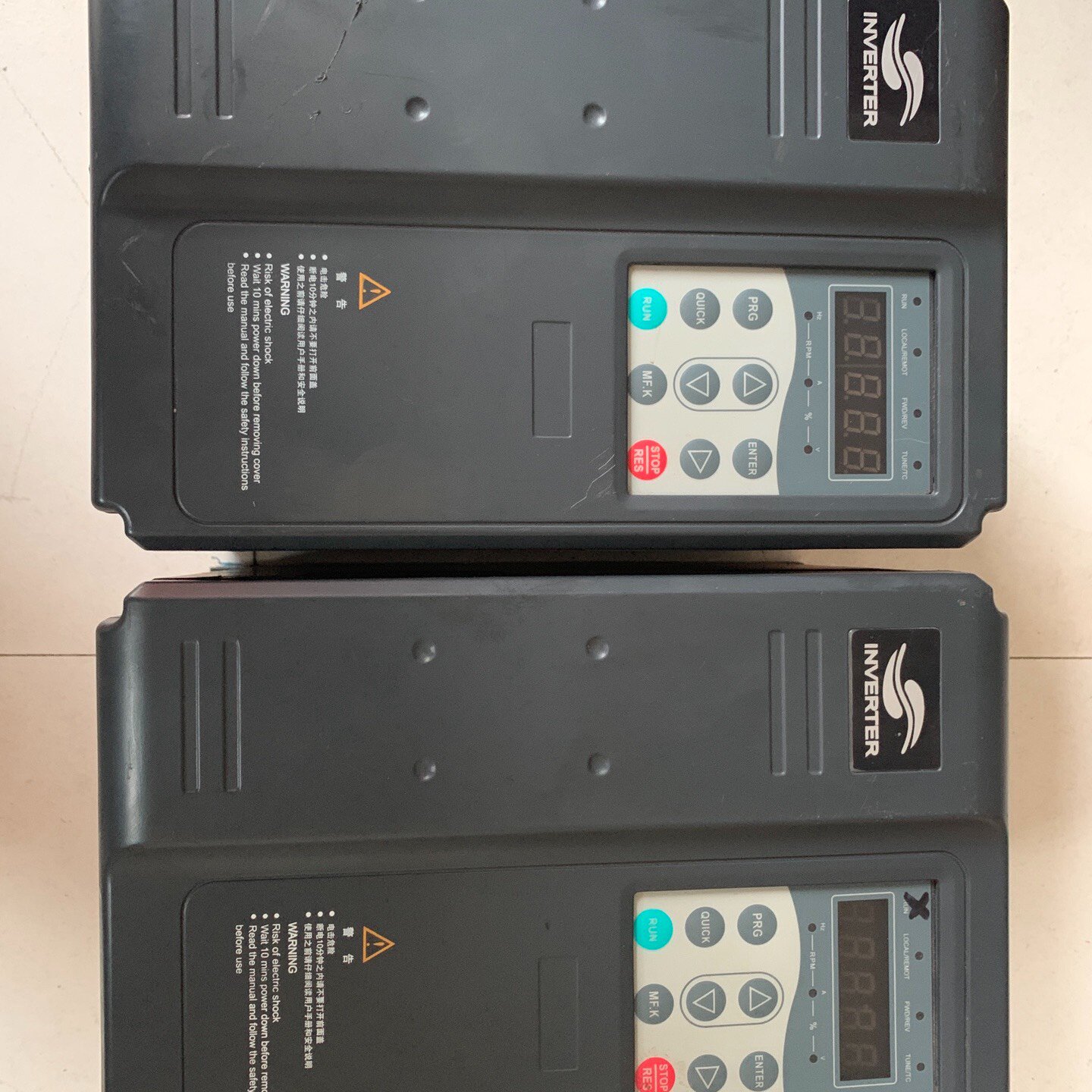 【议价】INVERTER变频器一台3.7kw 一台5.5kw 成适用494