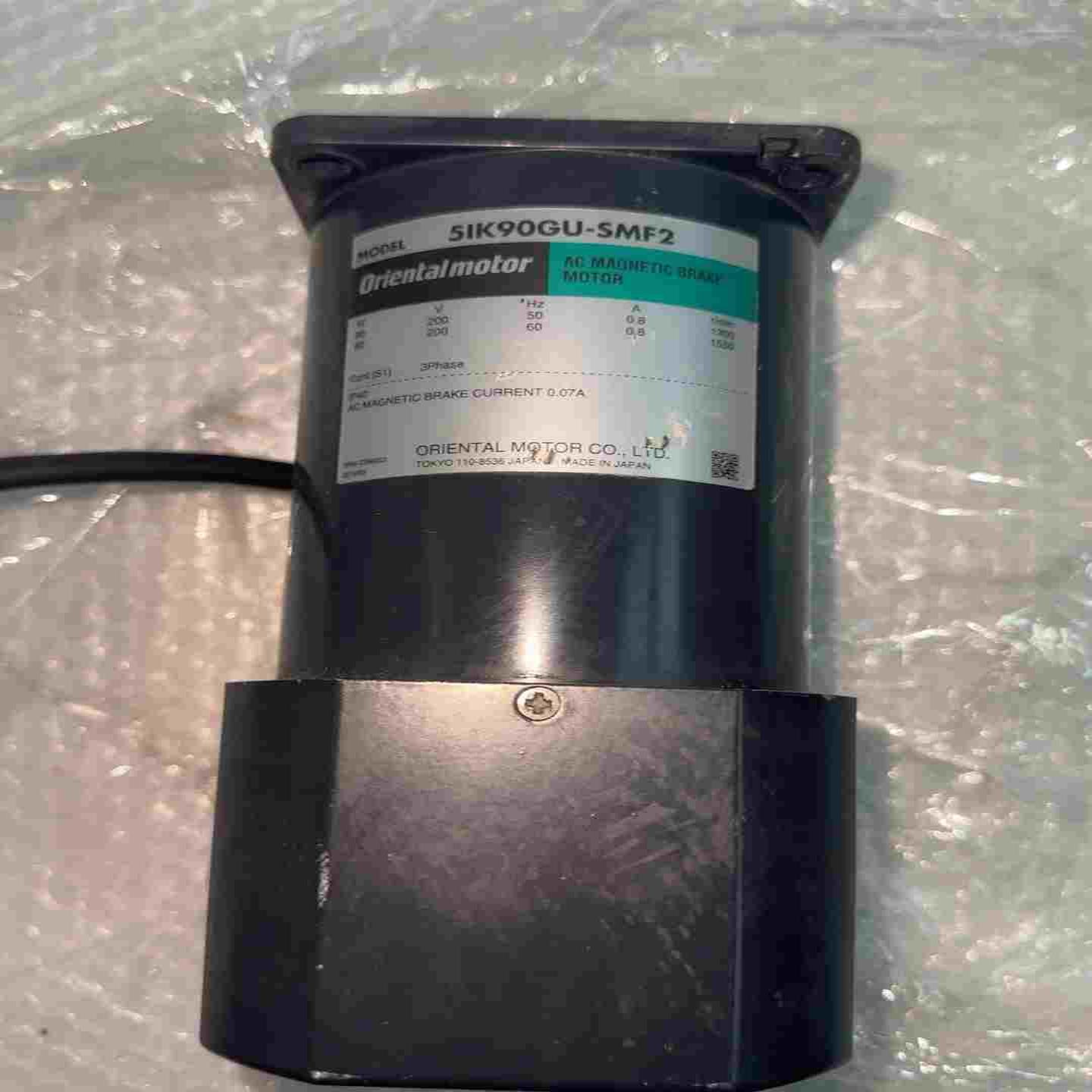 基本9新东方电机51K90GU-SMF2，有些许划痕~询价