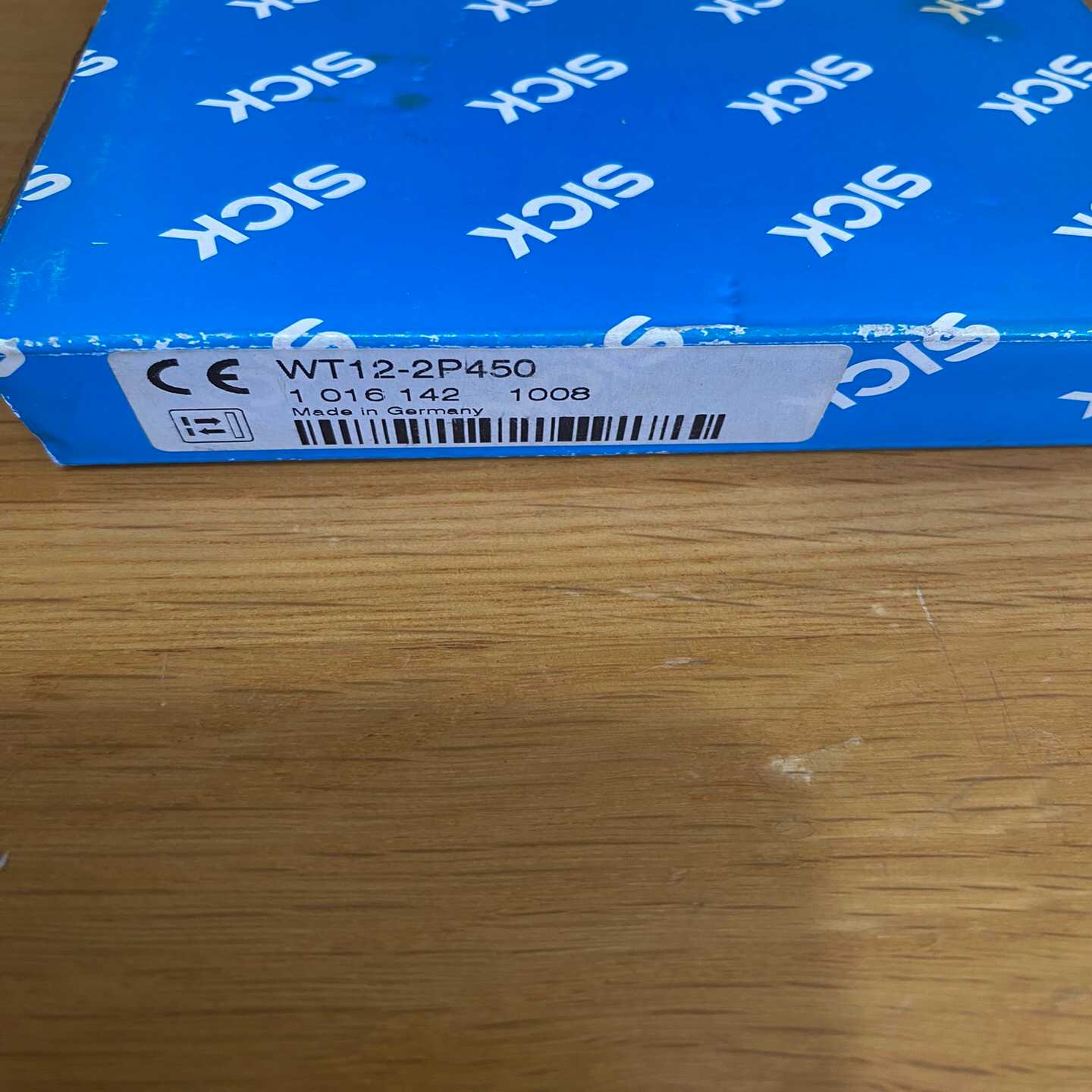 全新原装西克光电开关传感器，型号WT12-2P450，订货号