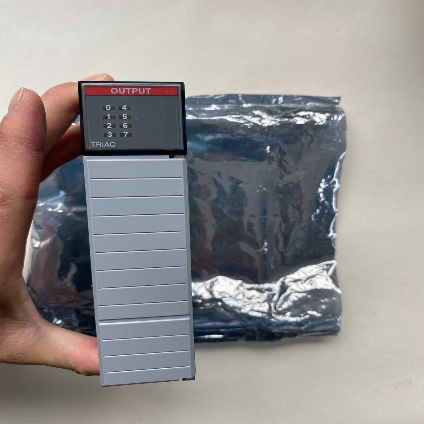 AB罗克韦尔模块，型号1746-OA8，，成色如图，~询价