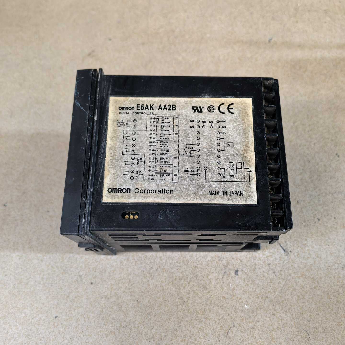 咨询-温控器，型号E5AK-AA2B，功能，成色如图所