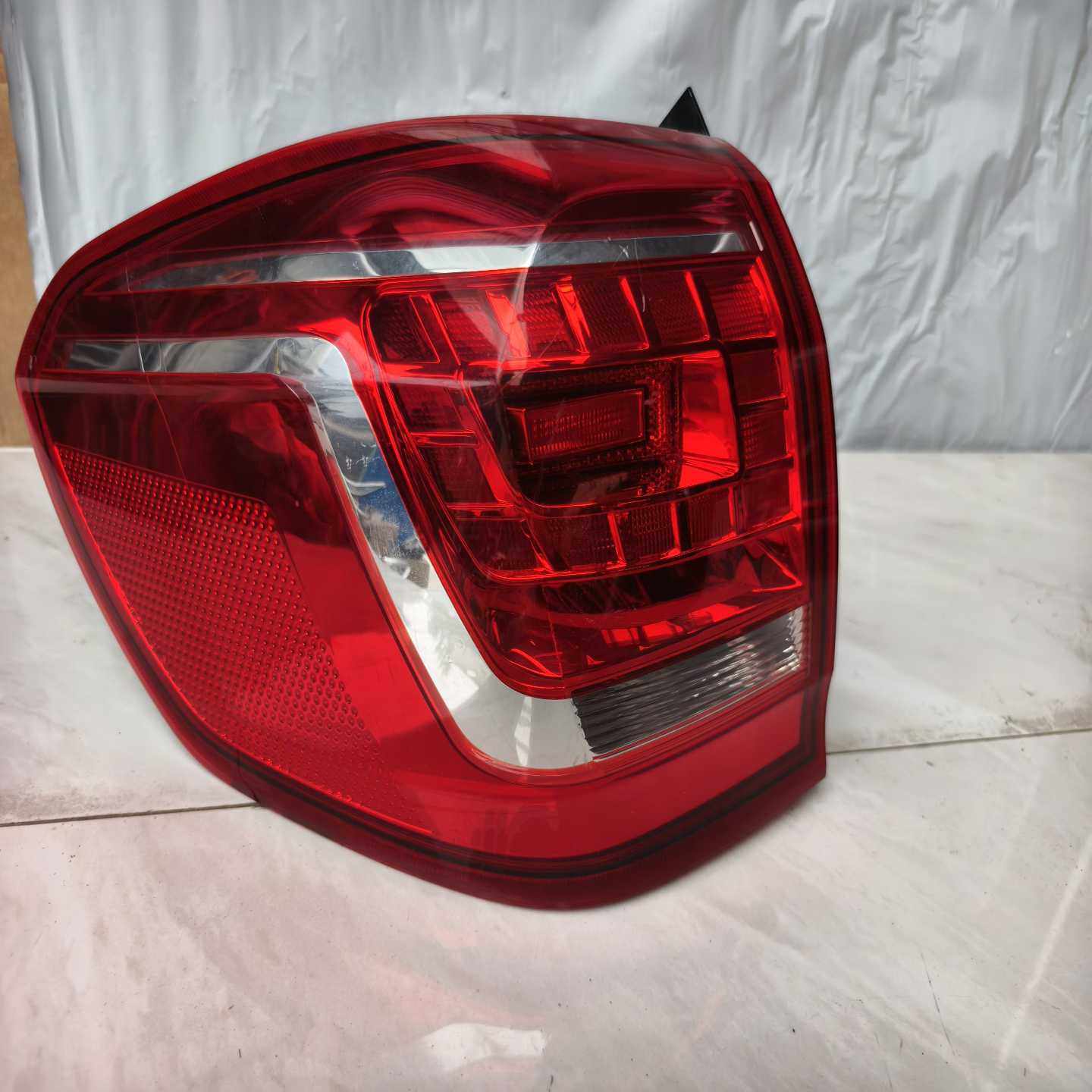 哈弗H6运动版尾灯原厂拆车件标价一个实物图片完好无--议价