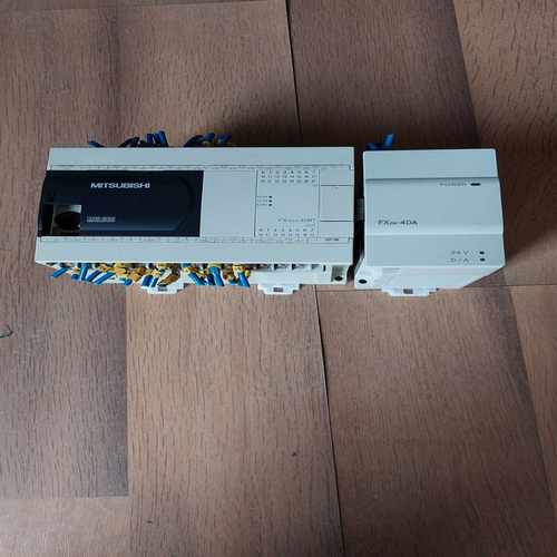 FX3GA-40MT/FX2N-4DA成色如图！！！~询价