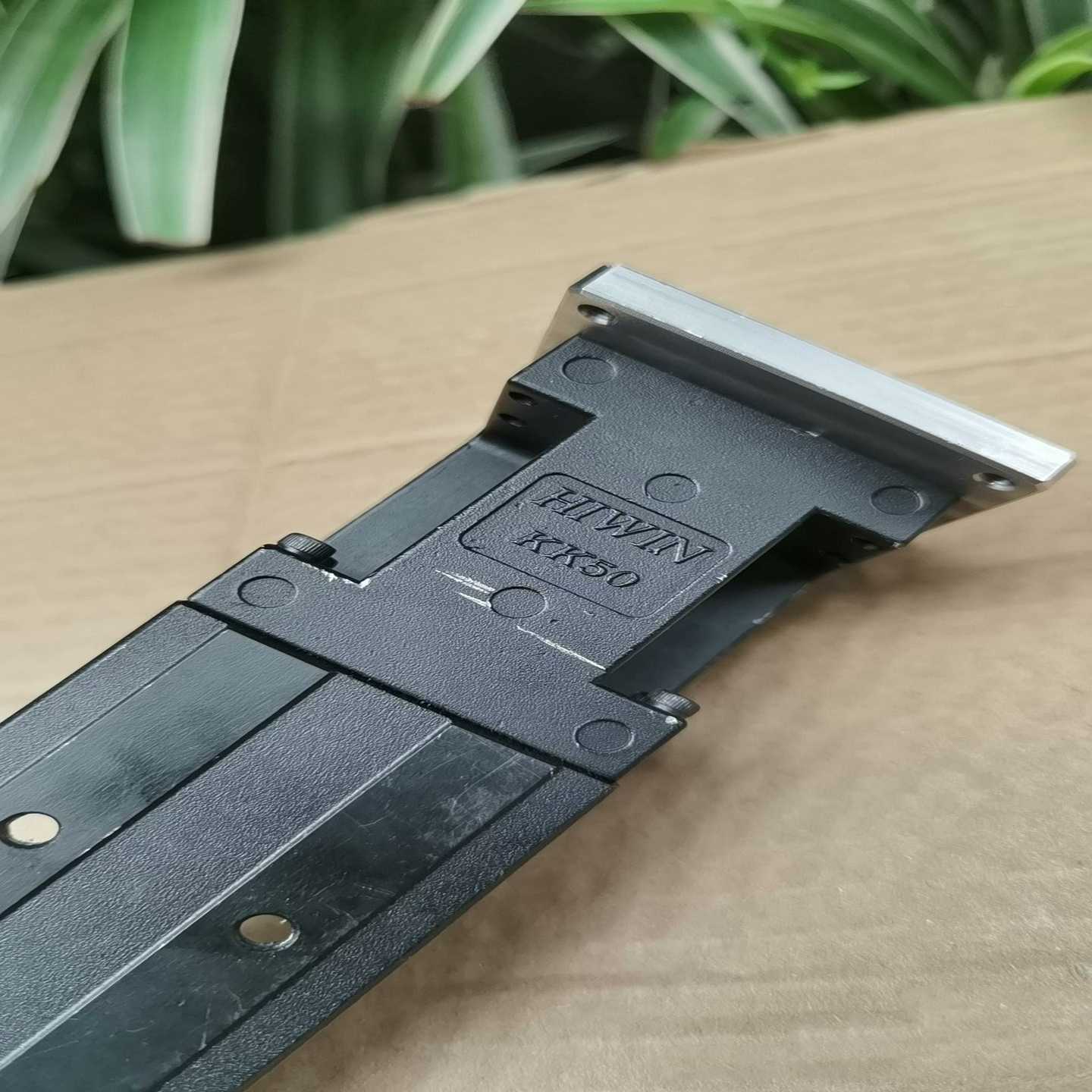 上银HⅠWⅠN KK5002C线性模组，直线滑台，尺寸220（电子设备）