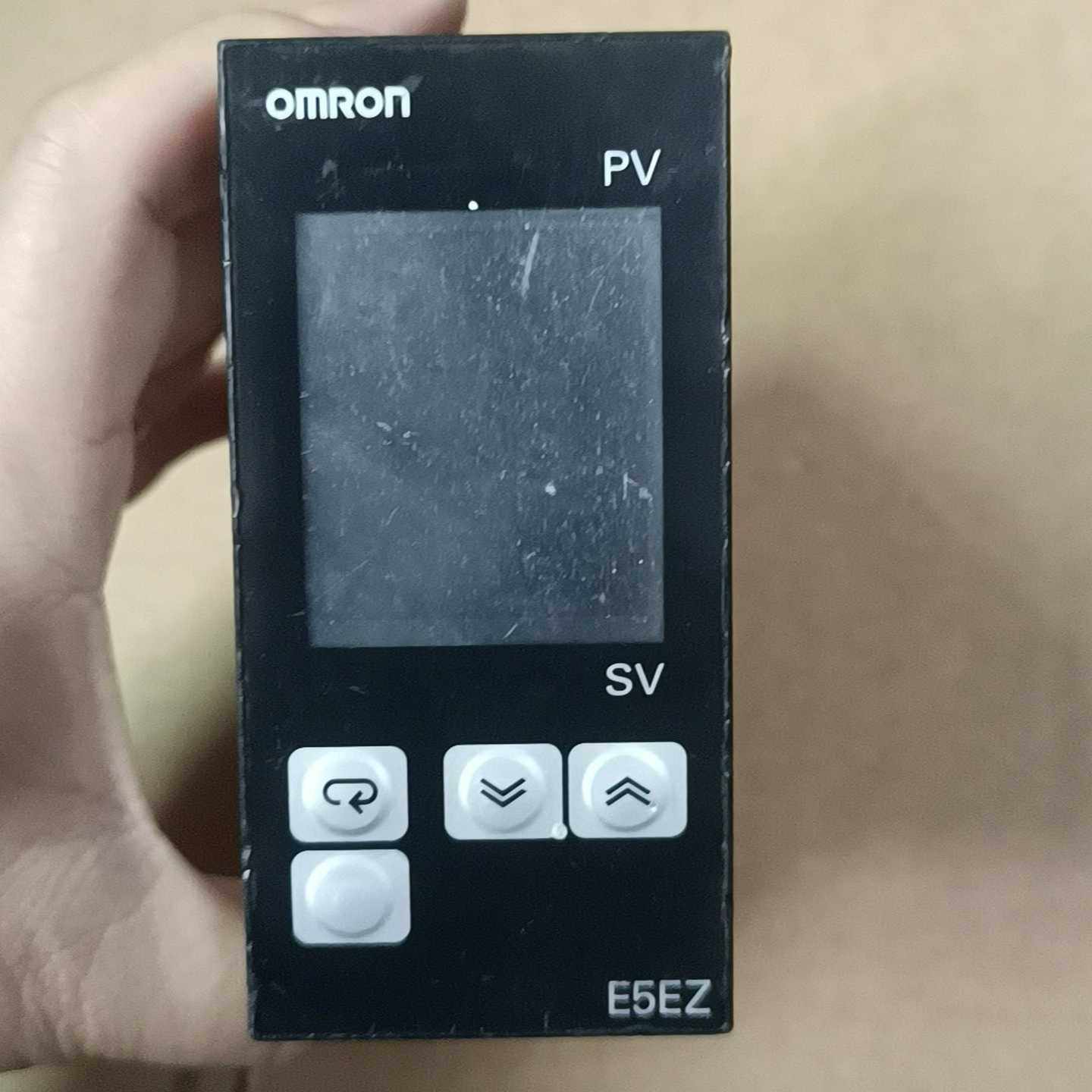 温控表E5EZ-R3，，功能正常。询价