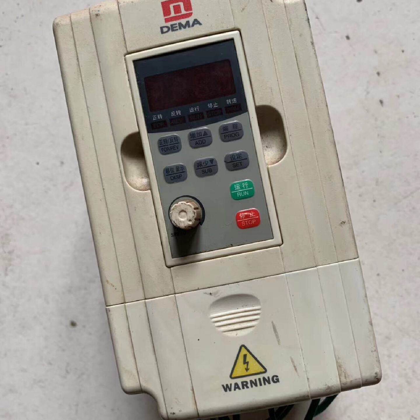 询价德玛变频器2.2kw ，成色如图，议价