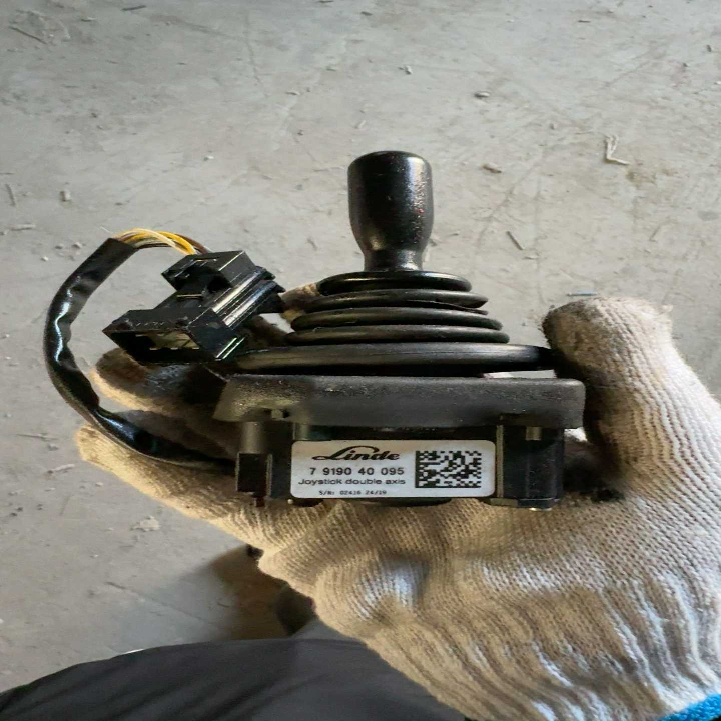 7919040095林德操作手柄，二手拆车，便宜处理--议价商品
