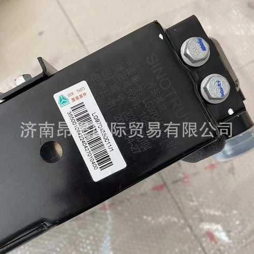 重汽HOWO T7H 汕德卡C7H 轻卡 配件出口 LG9704530011 散热器总成