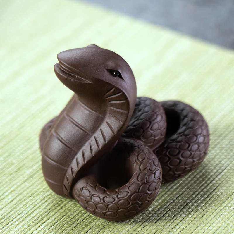 宜兴紫砂茶宠蛇摆件腰缠万贯十二生肖眼镜蛇雕塑茶具配件陶瓷