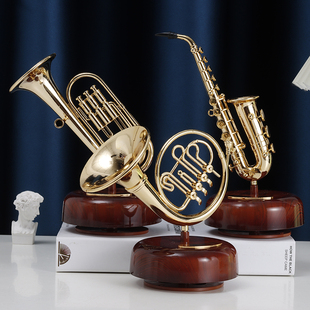 文艺古典风创意旋转萨克斯小号圆号音乐盒八音盒客厅摆件欧式礼物