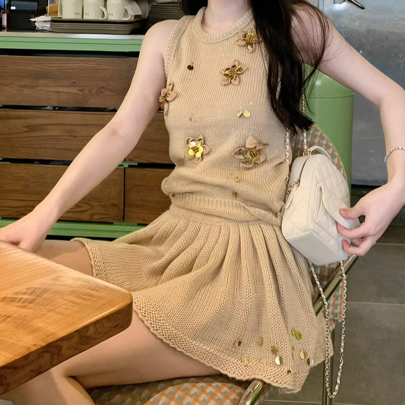 两件套女新款立体花朵显瘦针织背心上衣休闲高腰百褶a字短裙套装