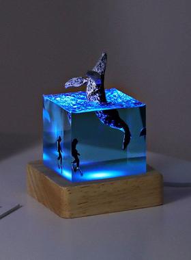 海洋鲸鱼桌面摆件创意立方树脂小夜灯小众减压治愈系走心生日礼物