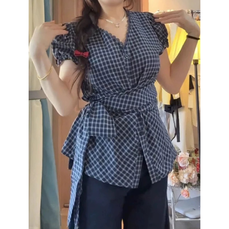 大码胖mm法式复古系带格纹短袖衬衫女夏季蕾丝边V领收腰显瘦上衣