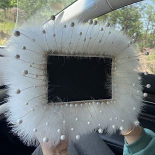 可爱羽毛车载摆件防滑垫长方形创意毛毛垫高档汽车内装 新款 饰用品