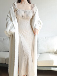 黑茉莉与甜酒 弄清影 厚款针织法式复古长袖方领修身连衣裙子秋冬