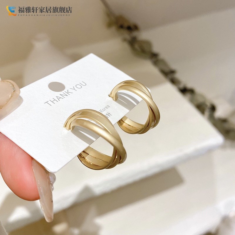 冷淡风C型交叉耳圈女2024年新款潮耳环欧美气质网红时尚复古耳钉