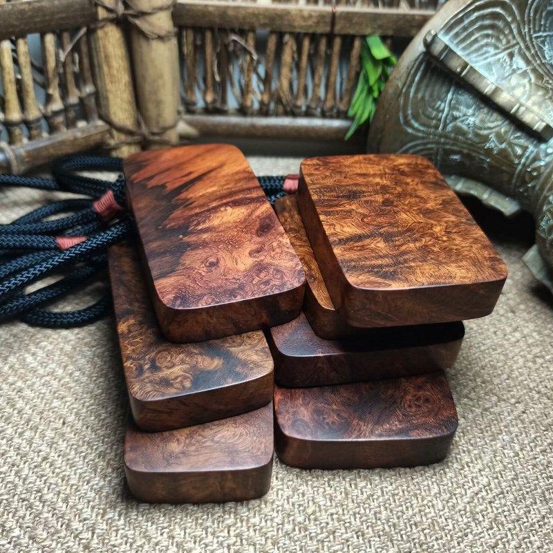 缅甸花梨树瘤整木无事牌樱木方型天然满瘤平安扣大果紫檀收藏挂件