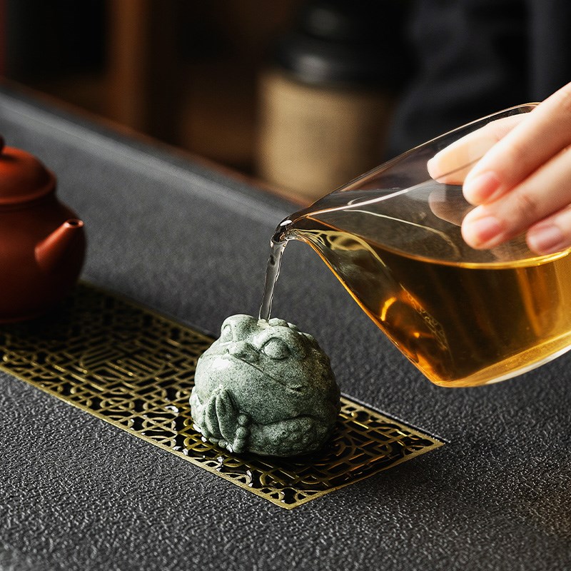 国潮风青砂石招财金蟾茶宠摆件精品可养茶玩鱼缸景观造景装饰摆件