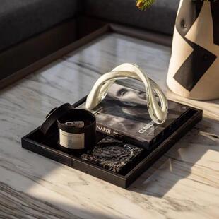 现代简约手工玻璃水晶黑白环十字创意摆件桌面，可用于酒店样板房