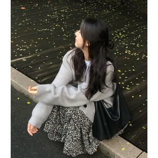 五是喜喜 宽松慵懒风休闲百搭上衣 软糯复古m毛衣开衫 外套女秋冬季