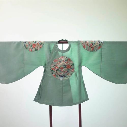 宴平 鸾凤喜相k逢仿妆花织金缎 四团圆领补服 马面裙