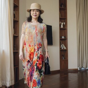 夏季连衣裙2024新款中老年妈妈真丝褶皱薄款裙子中长款粉色宽松版