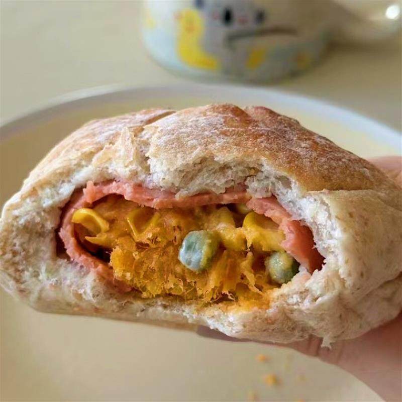 正宗火腿蛋黄肉松全麦软欧