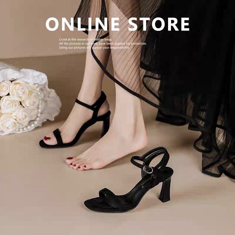 一字带扣黑色时装凉鞋女简约w百搭高级感小粗跟露趾中跟绒面高跟