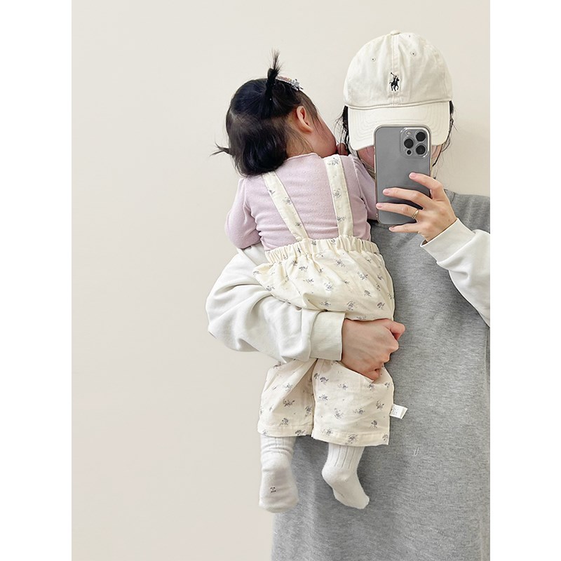 宝宝春装新款洋气打底衫超萌背带裤套装婴儿可爱春秋款碎花连体衣